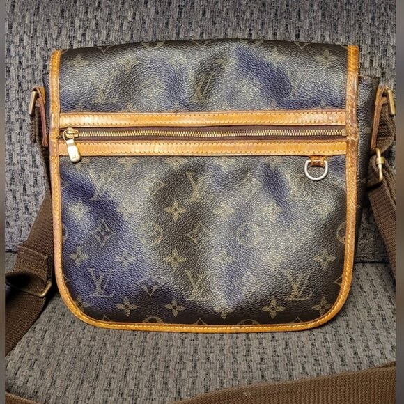 Authentic Louis Vuitton Bosphore - Picture 1 of 12